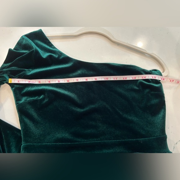 Windsor One Should Velvet Green Junior Dress - Picture 9 of 9